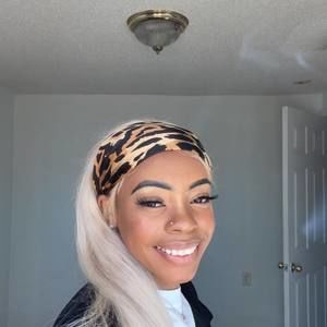 Meet your Posher, Lashaya